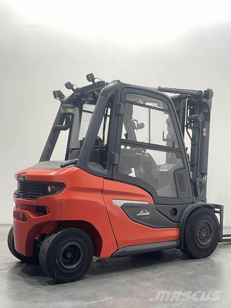 Linde H30D-01-1202 شاحنات الديزل