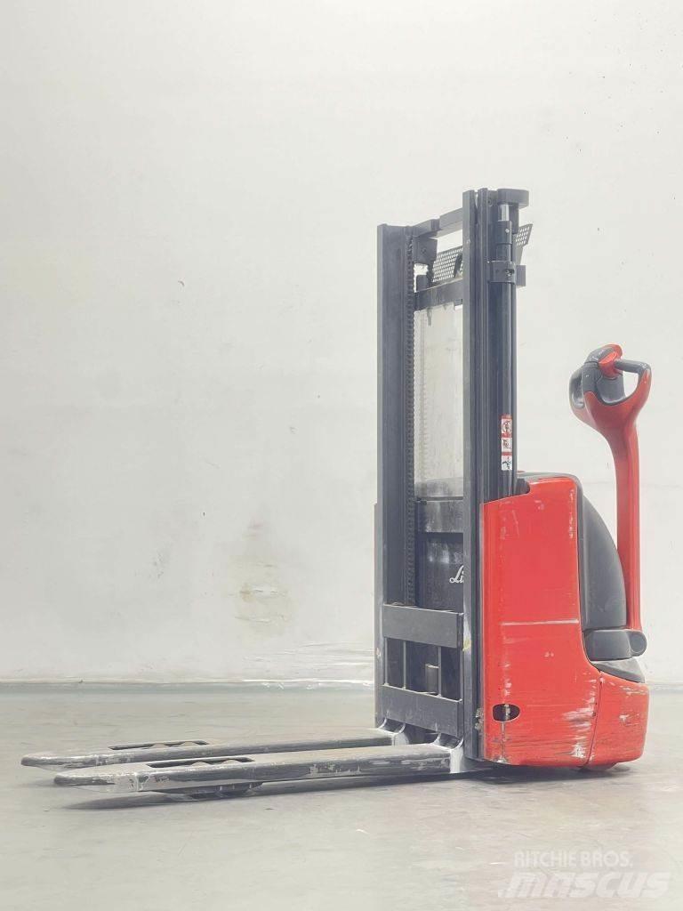 Linde L10B-1172 معدات التكديس الجوالة