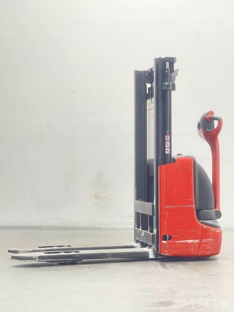 Linde L10B-1172 معدات التكديس الجوالة