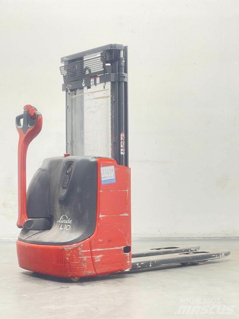 Linde L10B-1172 معدات التكديس الجوالة