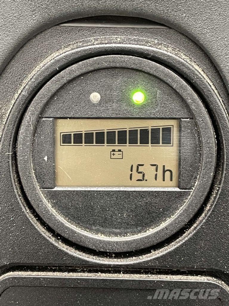 Linde L10B-1172 معدات التكديس الجوالة