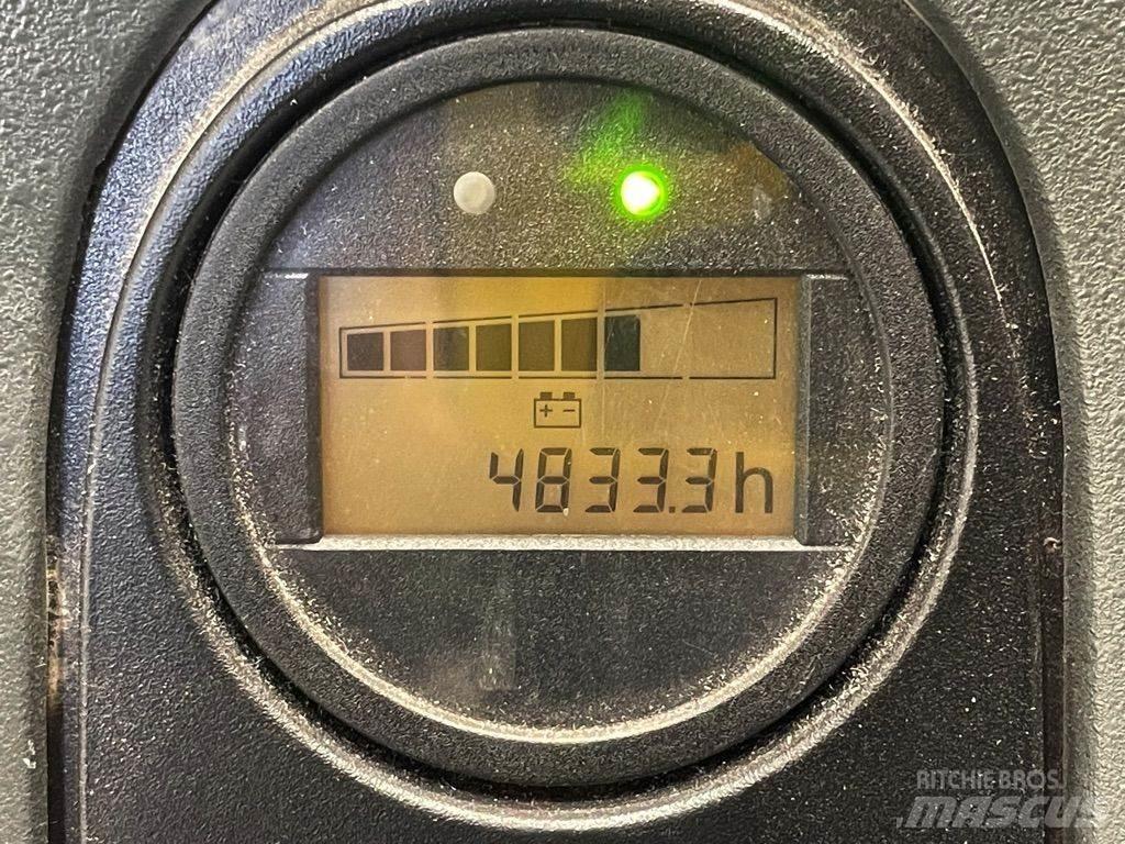 Linde L12-1172 معدات التكديس الجوالة