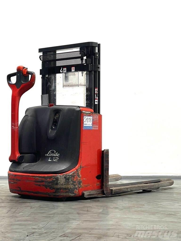 Linde L12-1172 معدات التكديس الجوالة