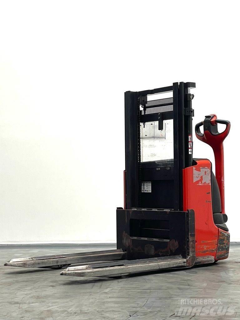 Linde L12-1172 معدات التكديس الجوالة