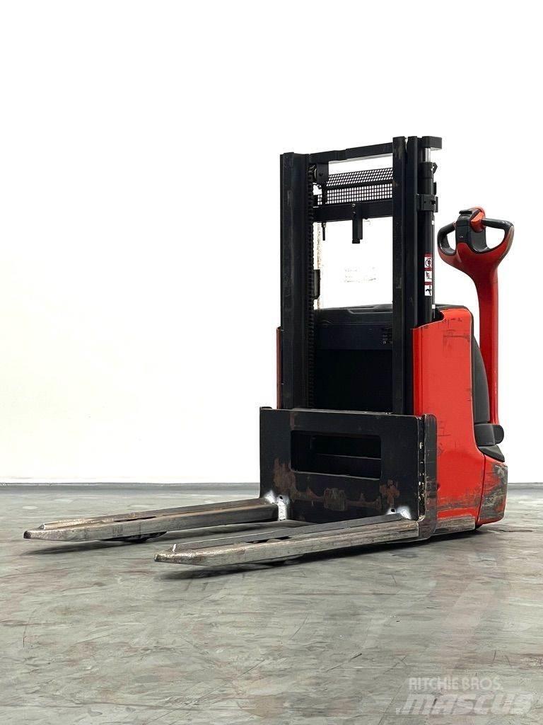 Linde L12-1172 معدات التكديس الجوالة