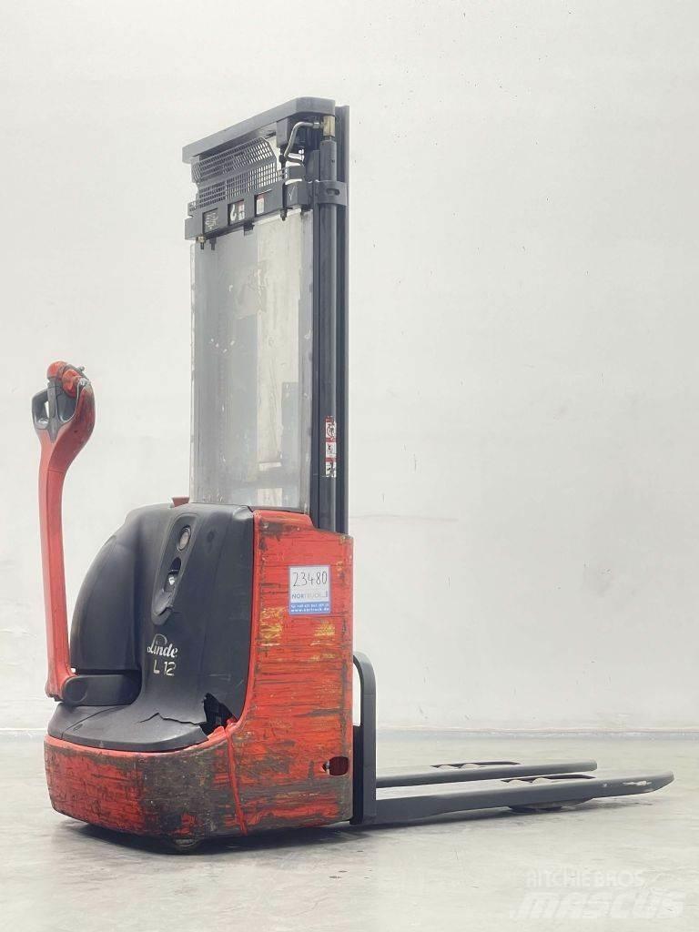 Linde L12-1172 معدات التكديس الجوالة