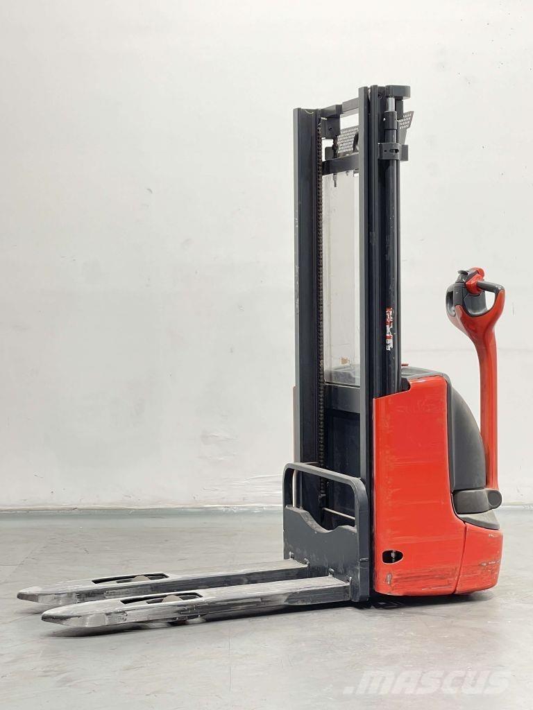 Linde L12-1172 معدات التكديس الجوالة