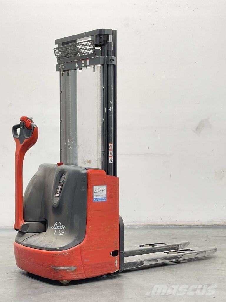 Linde L12-1172 معدات التكديس الجوالة