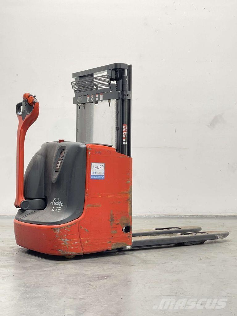 Linde L12i-1172 معدات التكديس الجوالة