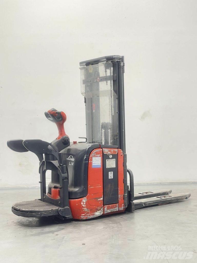Linde L14AP-372 معدات التكديس الجوالة