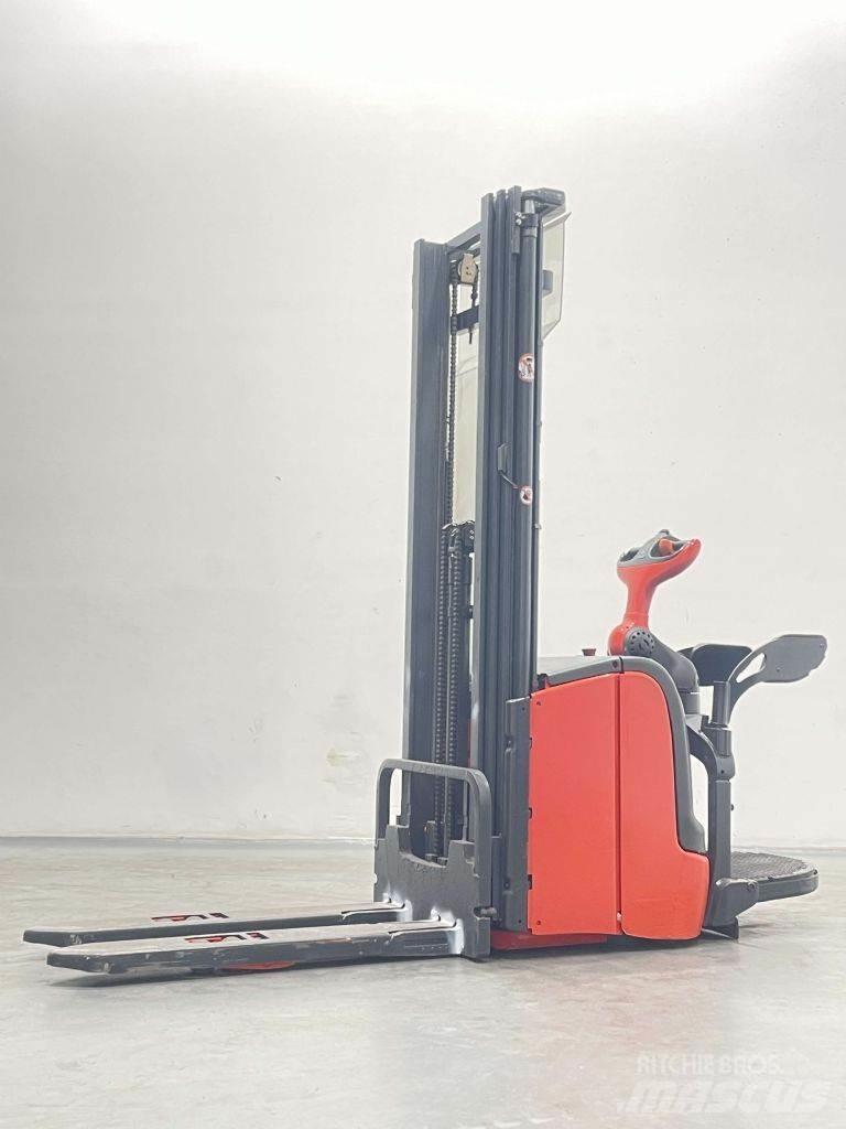 Linde L14AP-372 معدات التكديس الجوالة