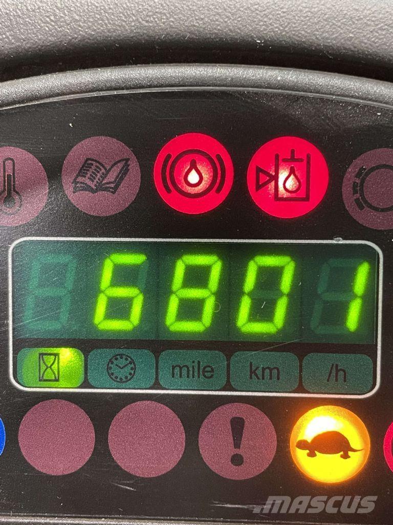 Linde P250-127 شاحنة قاطرة