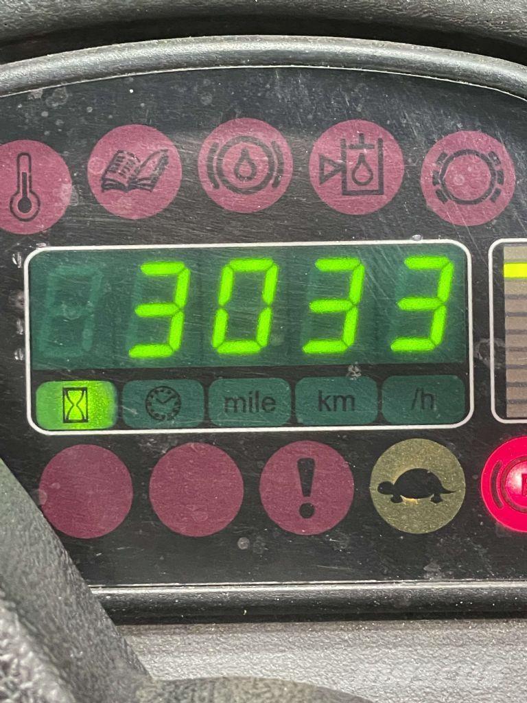 Linde P250-127 شاحنة قاطرة