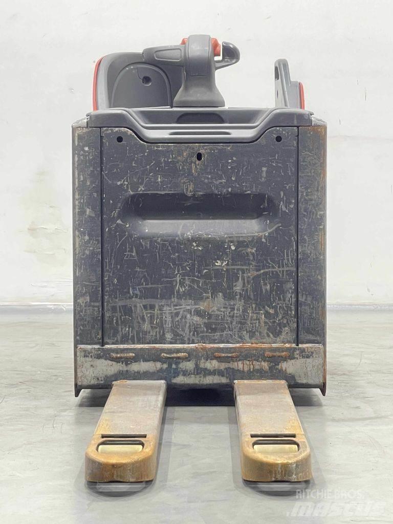 Linde T20SP-131 معدات الرفع منخفض المستوى