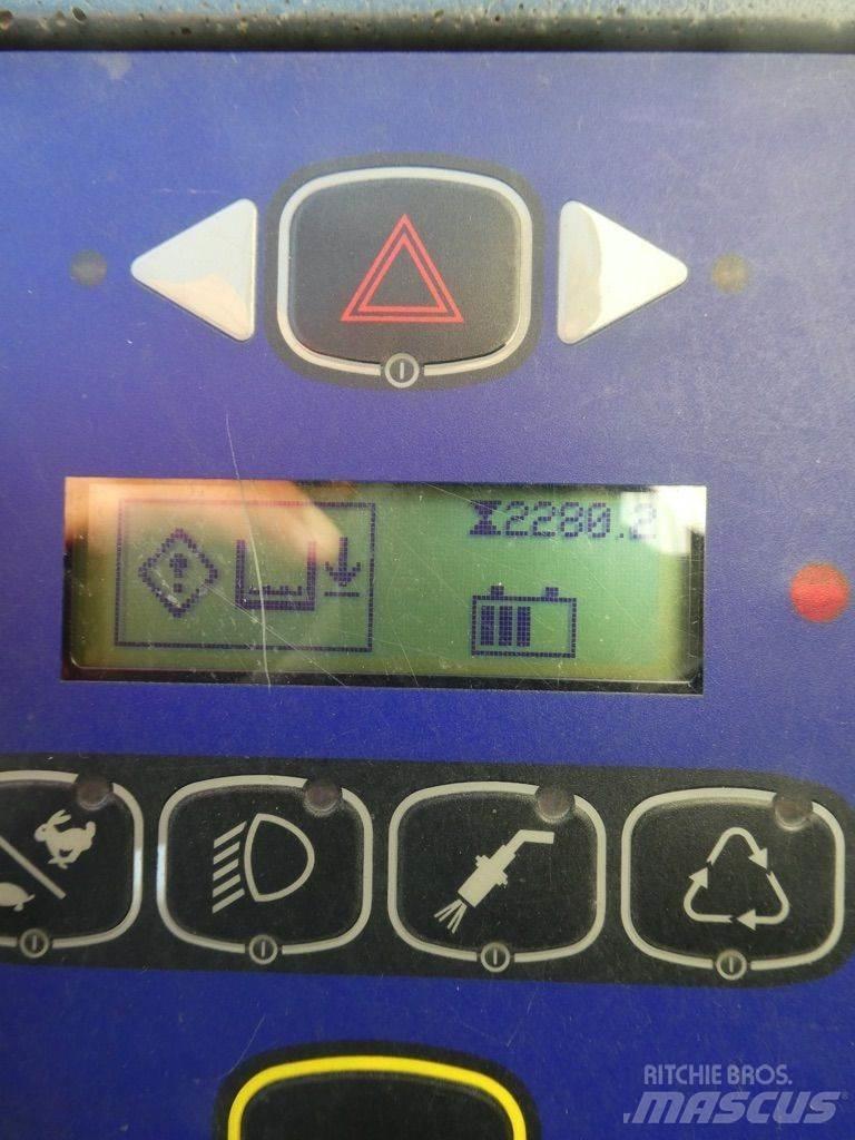 Nilfisk CS7000 1200B كناسات