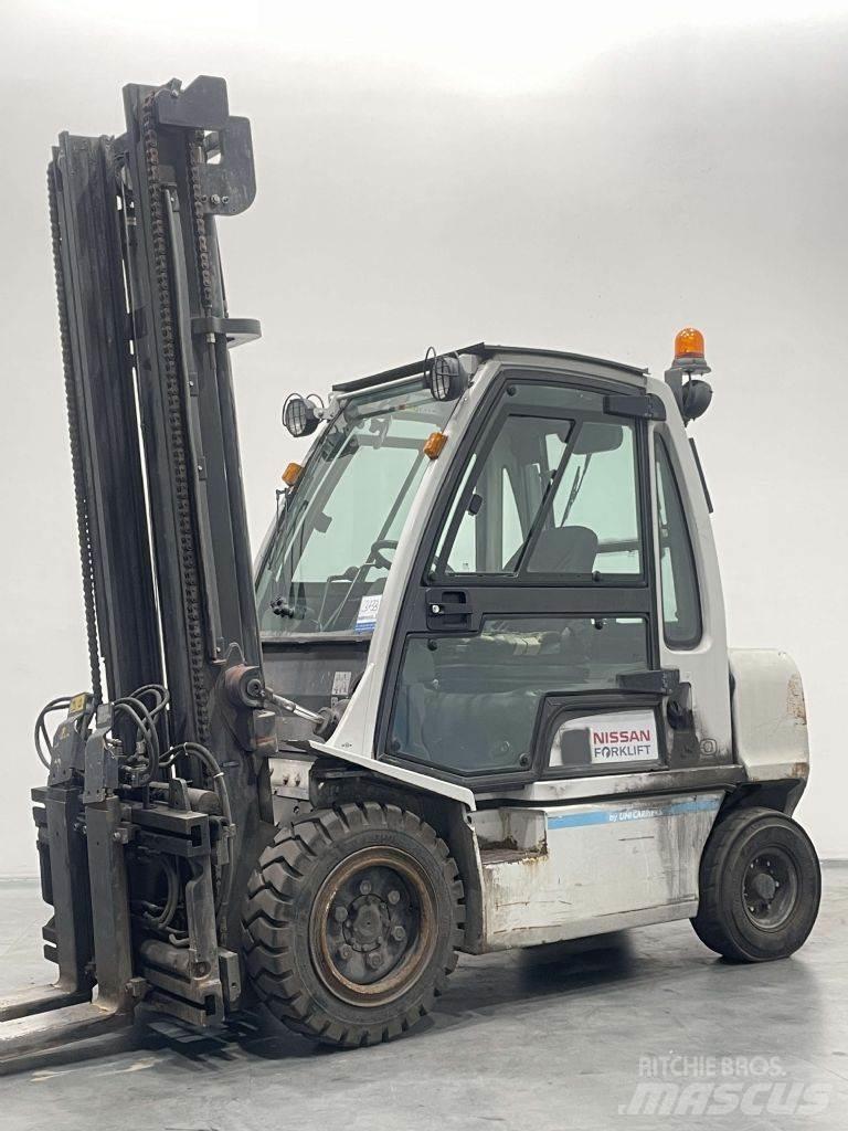Nissan YG1D2A300 شاحنات الديزل