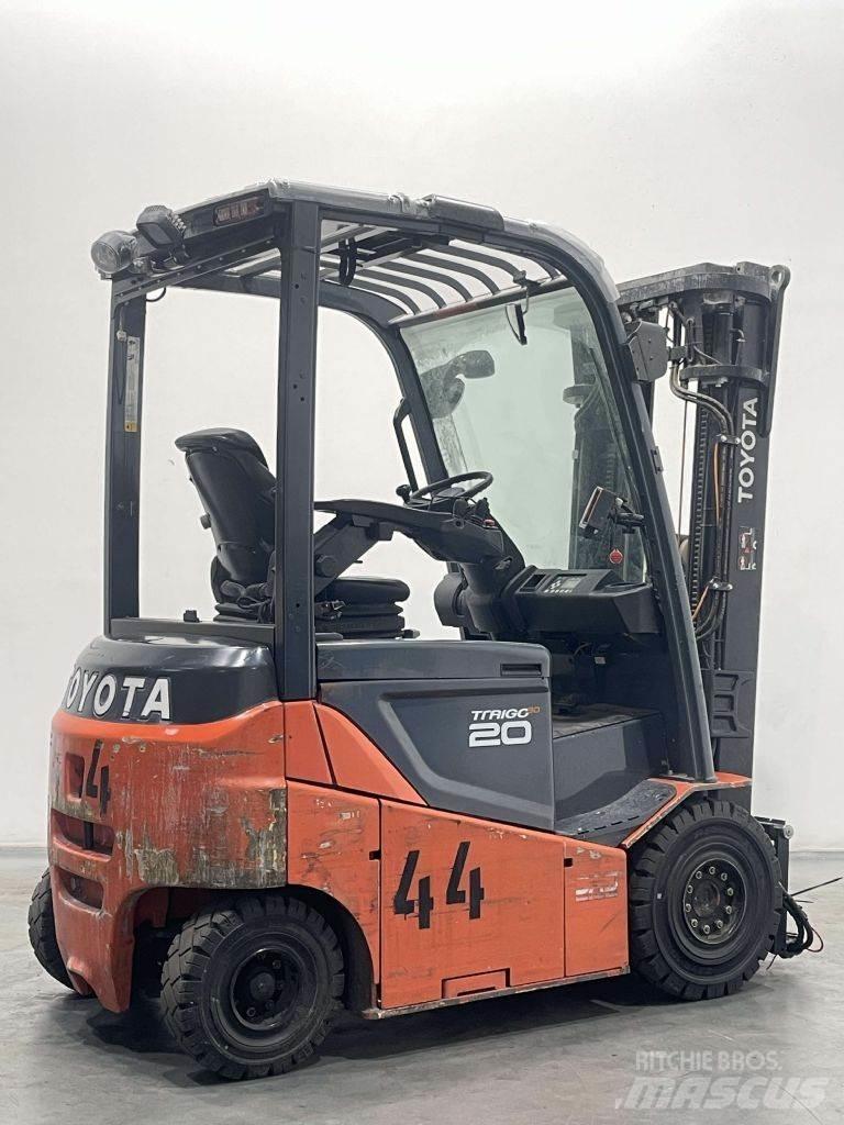 Toyota 8FBMKT20 شاحنات ذات رافعات شوكية تعمل بالكهرباء