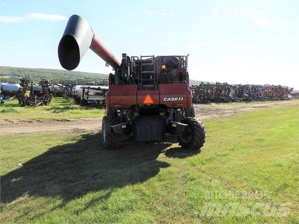 Case IH 8230 حصادات