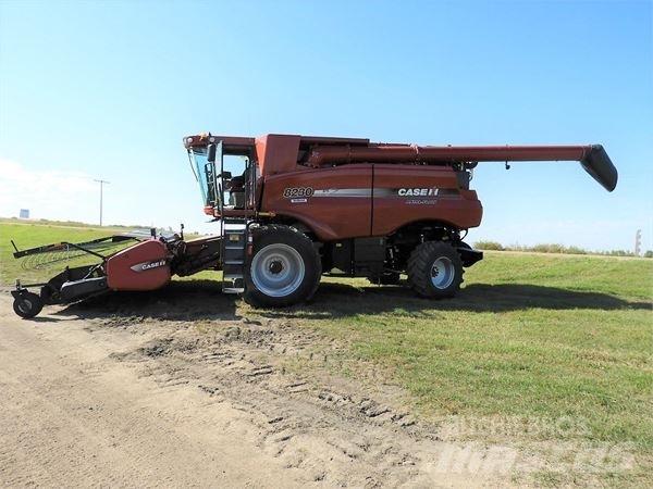 Case IH 8230 حصادات