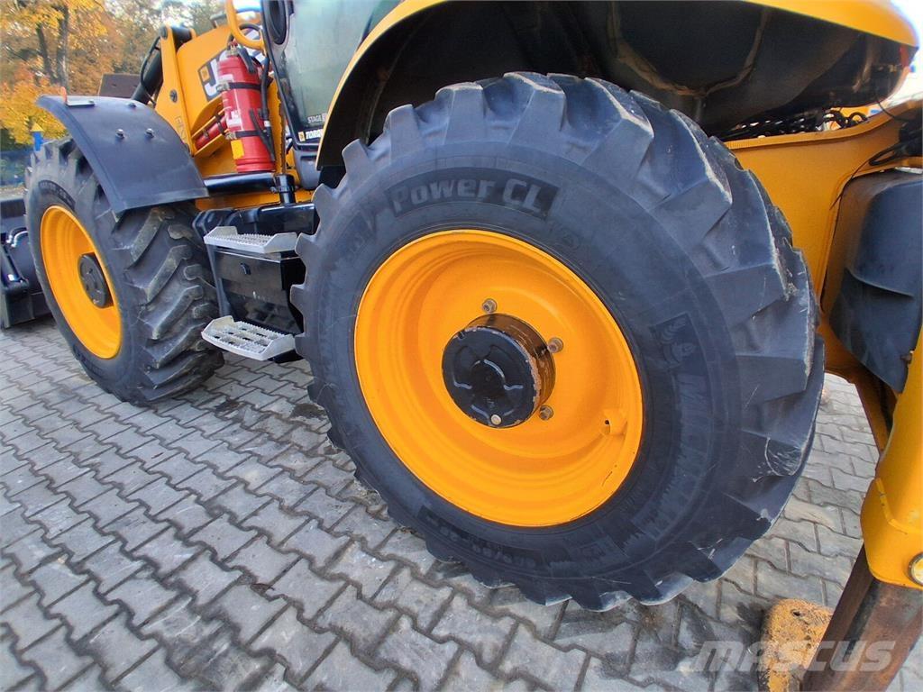 JCB 4CX لوادر ذات جرافات عكسية