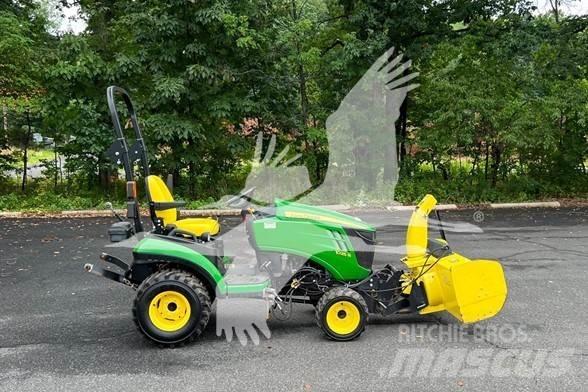 John Deere 1025R الجرارات