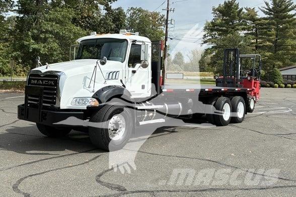 Moffett M55 رافعات شوكية مثبتة على شاحنات