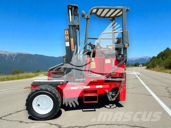Moffett M5500P رافعات شوكية مثبتة على شاحنات