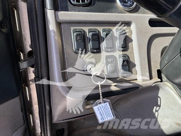 Peterbilt 365 شاحنات مسطحة/مفصلية الجوانب