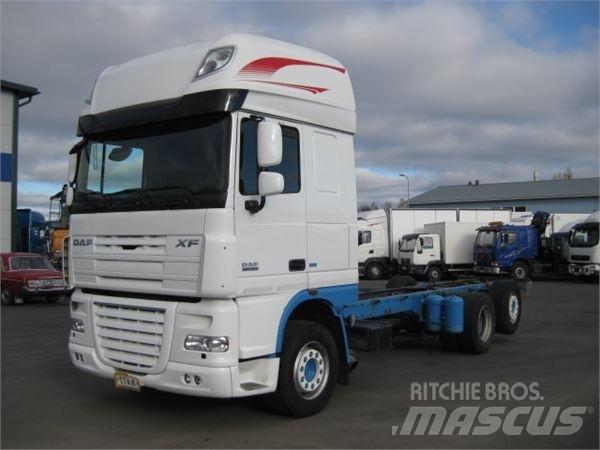 DAF XF105.460 شاحنات بمقصورة وهيكل