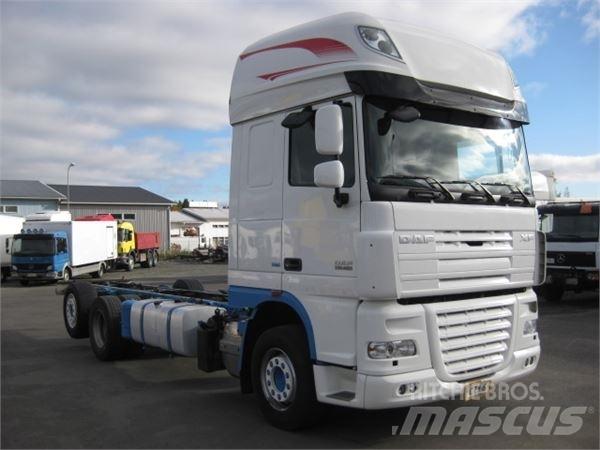 DAF XF105.460 شاحنات بمقصورة وهيكل