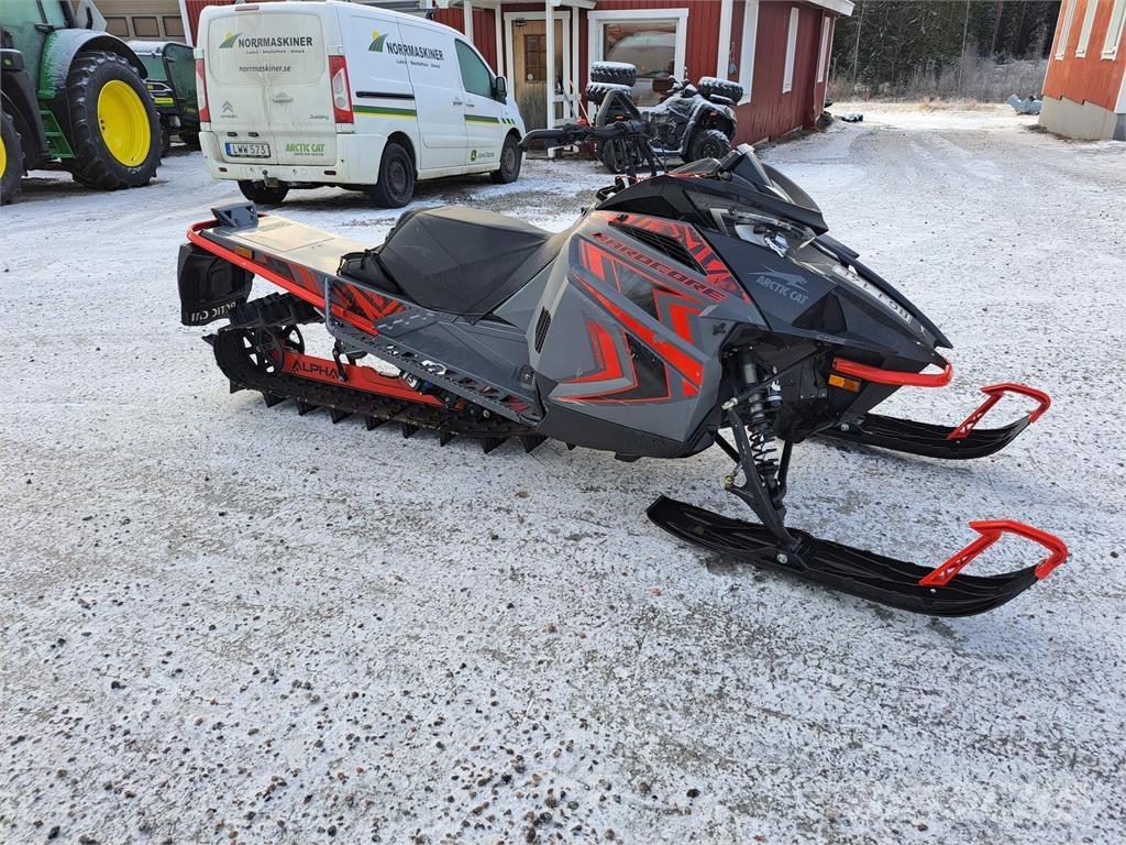 Arctic Cat M 8000 ALPHA كاسحات الجليد