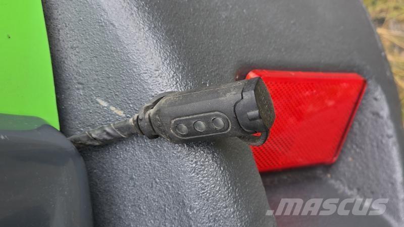 Avant 635i med L-hytt لوادر انزلاقية التوجيه