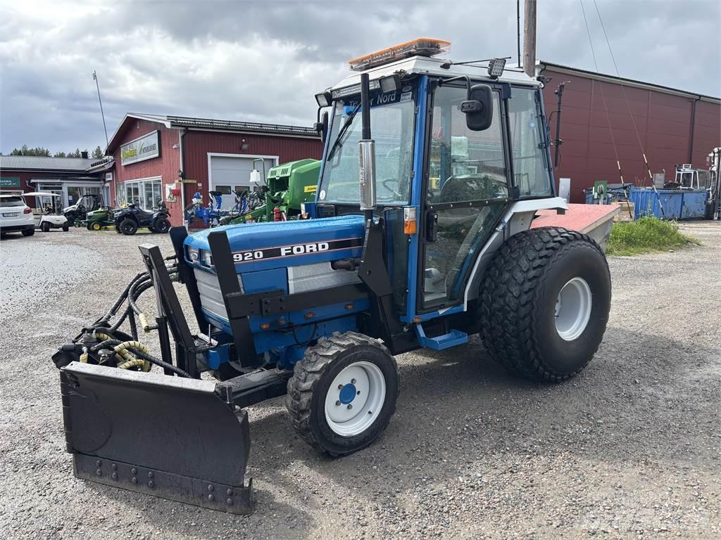 Ford 1920 4WD الجرارات