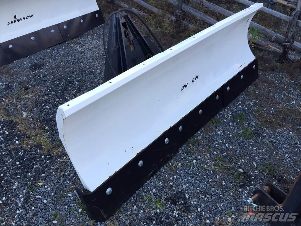 Hilltip Craft 2000 TR حراثات ونصول الجليد