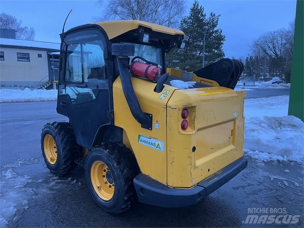 JCB 330 SKID STEER مركبات لجميع التضاريس