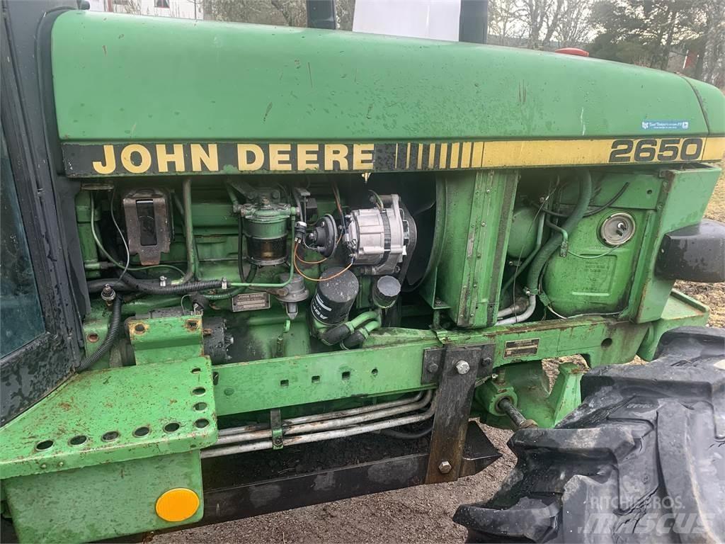 John Deere 2650 الجرارات