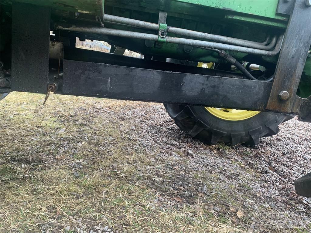 John Deere 2650 الجرارات