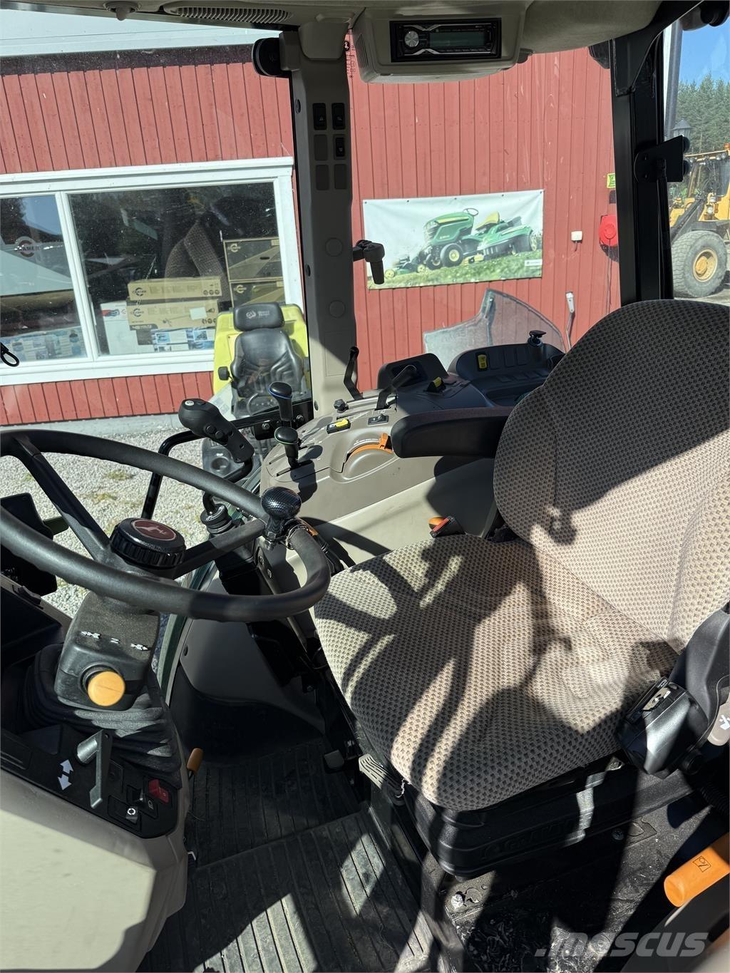 John Deere 5058E الجرارات