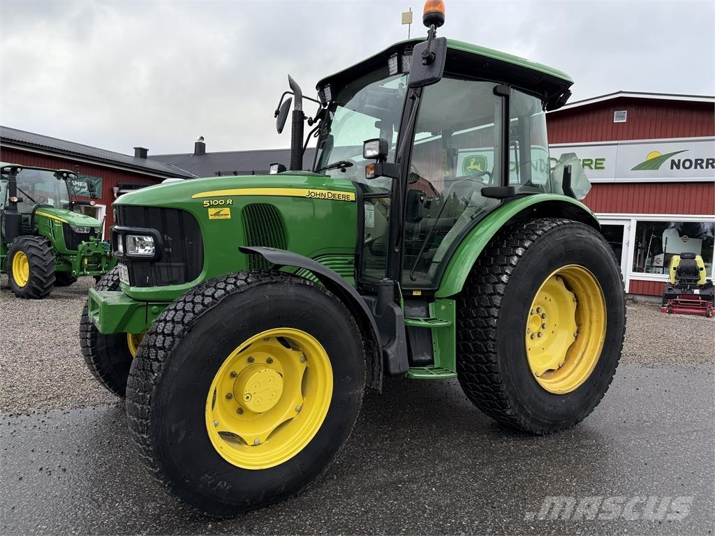 John Deere 5100R الجرارات