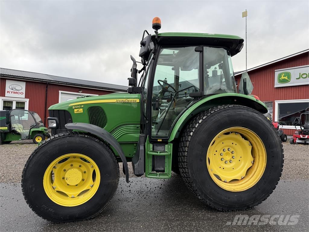 John Deere 5100R الجرارات