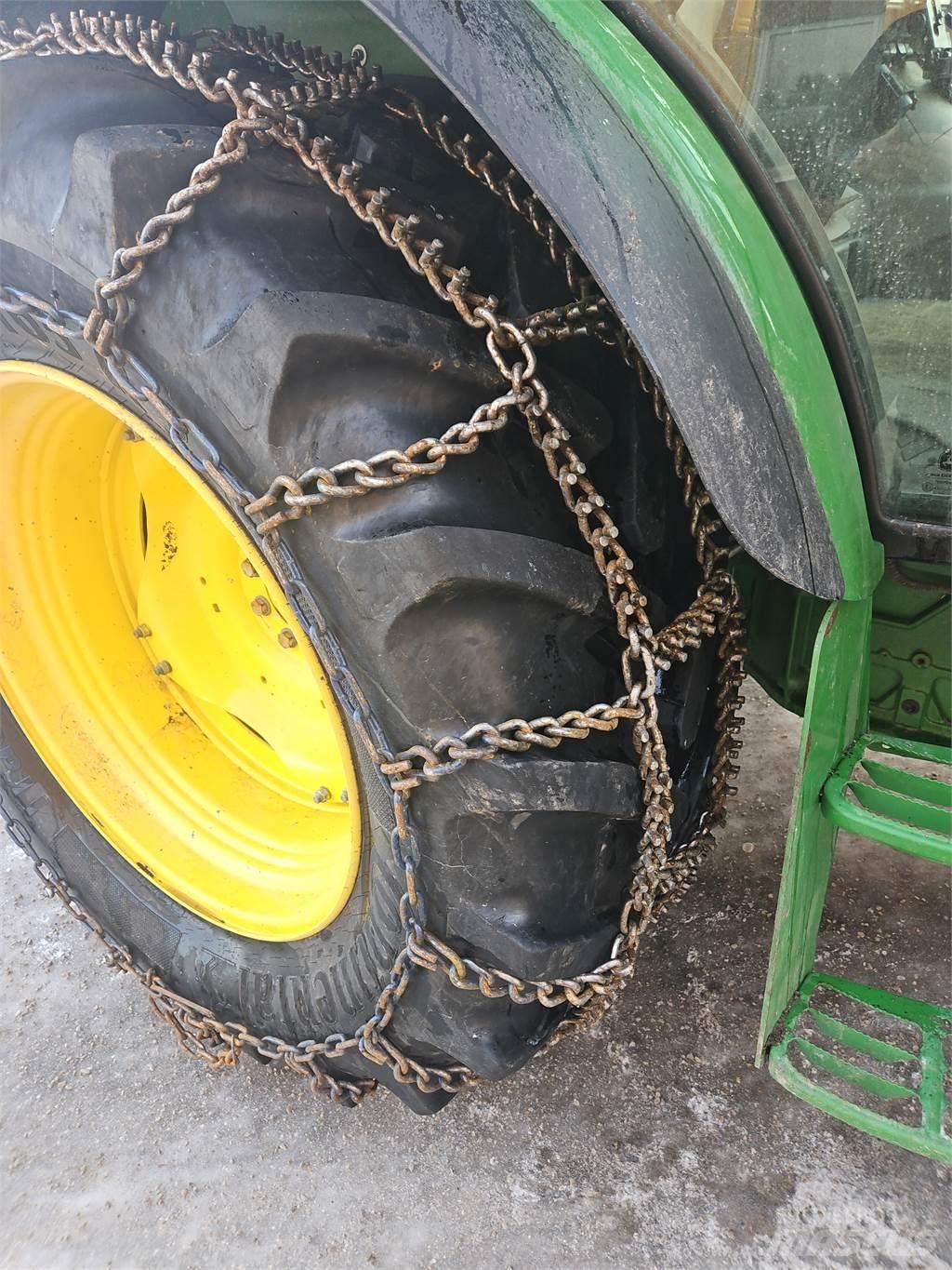 John Deere 5115M الجرارات