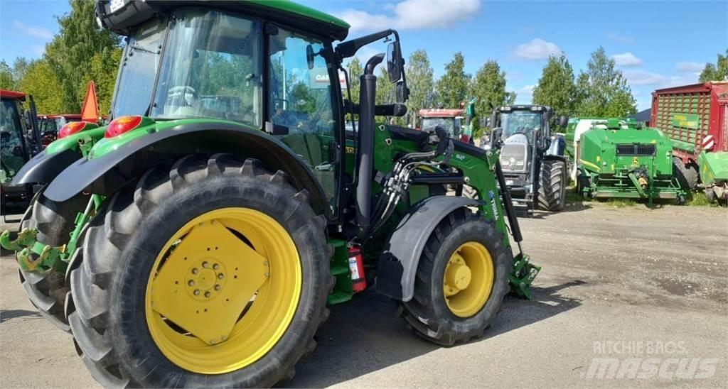 John Deere 5125 R الجرارات