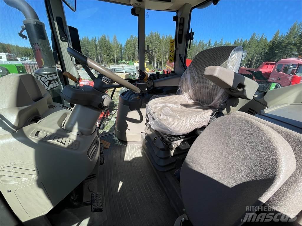 John Deere 6090M الجرارات