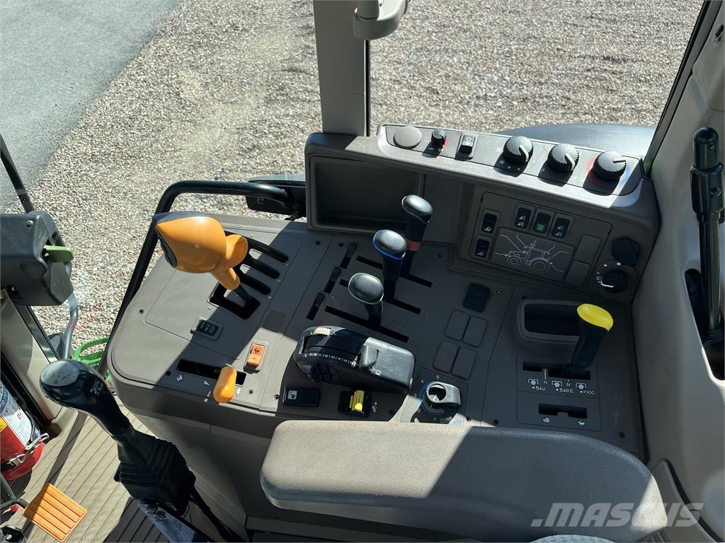 John Deere 6125M الجرارات