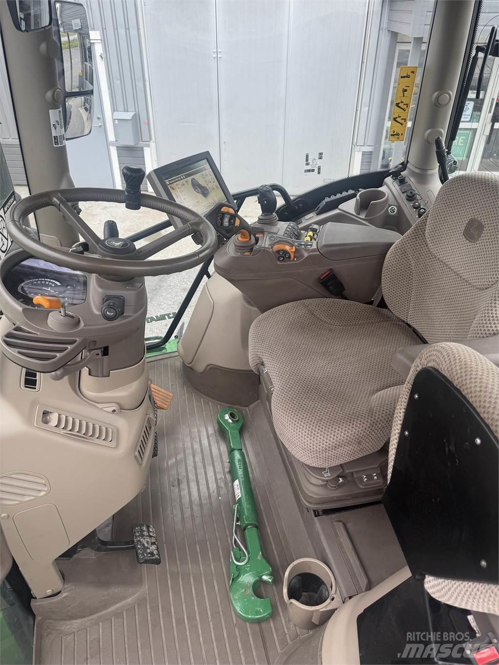 John Deere 6130R الجرارات