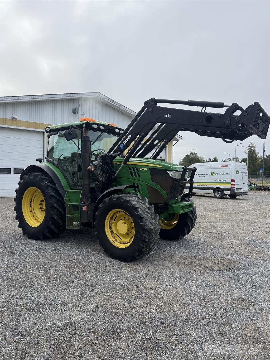 John Deere 6140R الجرارات
