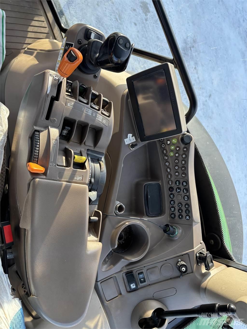 John Deere 6150R الجرارات