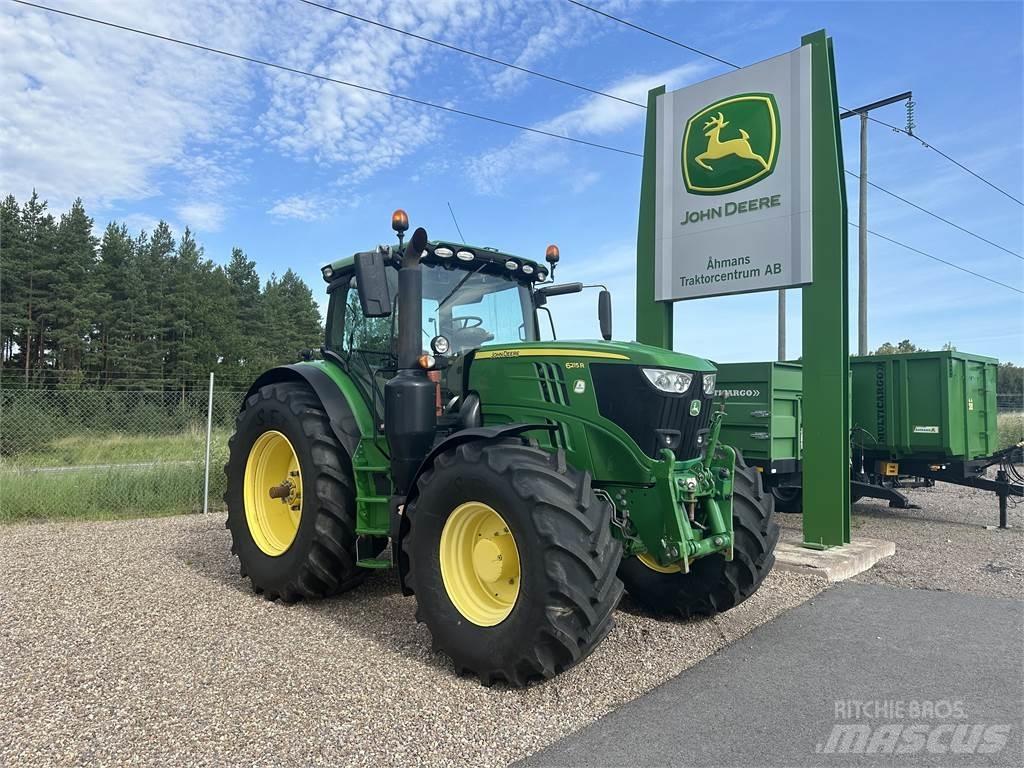 John Deere 6215R الجرارات