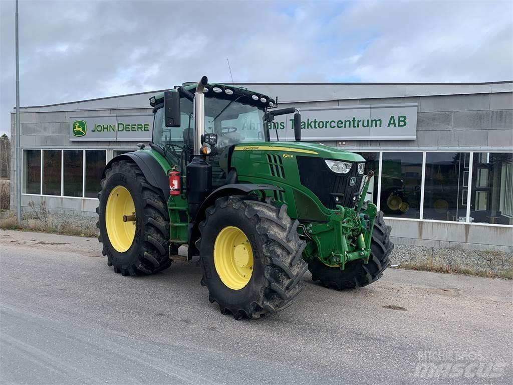 John Deere 6215R الجرارات