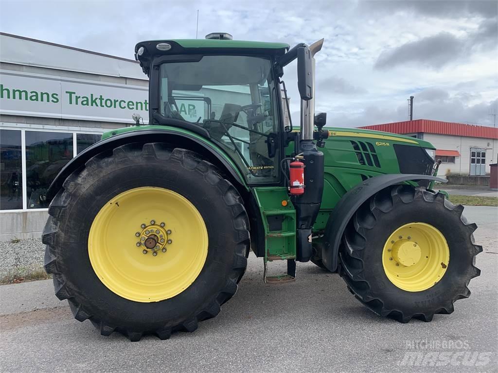 John Deere 6215R الجرارات